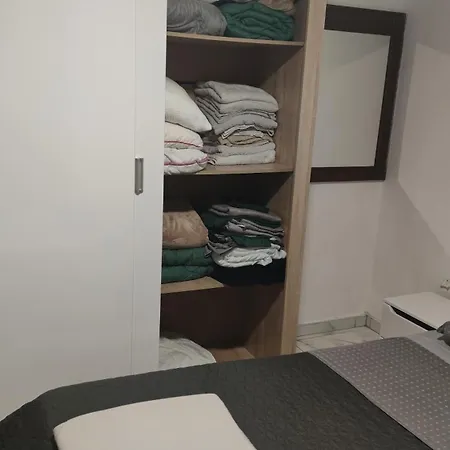 Apartmán Shopping,airport,parking,ring Road 100sqm Comfort *