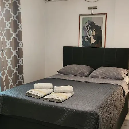 Shopping,airport,parking,ring Road 100sqm Comfort Apartmán