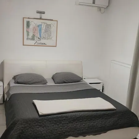 Apartmán Shopping,airport,parking,ring Road 100sqm Comfort